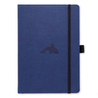 Anteckningsbok Wildlife Dotted A4 Blue Whale från Dingbats* - Blå anteckningsbok. Boken har svart gummiband för stängning samt pennhållare.
- Tidformera
