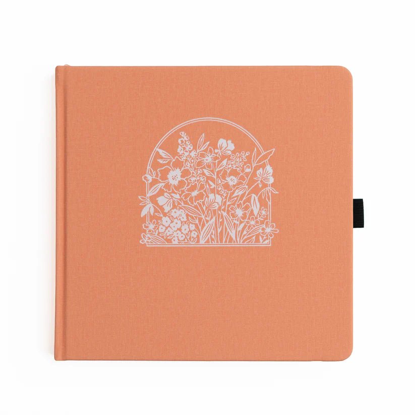 Dotted Notebook SQ - Wildflowers framed - 1 - Archer & Olive - Tidformera