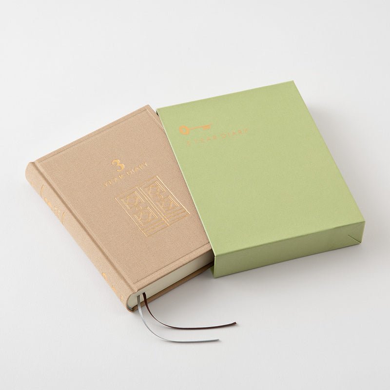 3 year diary Gate - Mini - Beige - 2 - Midori - Tidformera