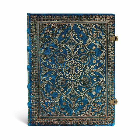 Anteckningsbok Azure - Ultra Linjerad Hård pärm Knäppe. Blå bok med guldfärgade detaljer. Boken har två knäppen till stängning. Från Paperblanks - Tidformera