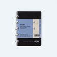 Svart linjerad anteckningsbok med silverfärgad ringbindning. Atoma Notebook A6 Elegant - Linjerad från Atoma - Tidformera