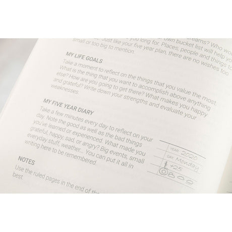 Five Year Diary - Transparent Black - 7 - Paperstyle - Tidformera
