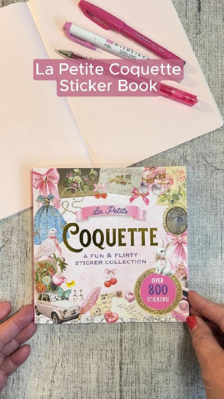 Omslagsbilden till bläddervideo med La Petite Coquette Sticker book. Tidformera