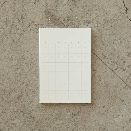 MD Diary Sticker Free från Midori. Bunt med klistermärken ligger i en hög. Klistermärkena har plats för hela månad uppdelat i veckodagarna.  - Tidformera