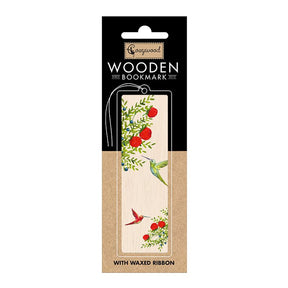 Kolibrier  och fruktbuskar pryder denna bokmärke i trä. Wooden bookmark - Hummingbirds från Cozywood - Tidformera