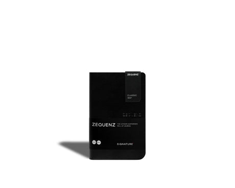 Zequenz - Olinjerad anteckningsbok - Signature Classic A6 - Svart från Zequenz - Tidformera